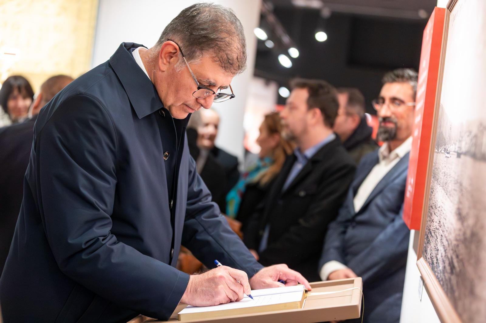 Photo 2025 12 11 22 14 58 2