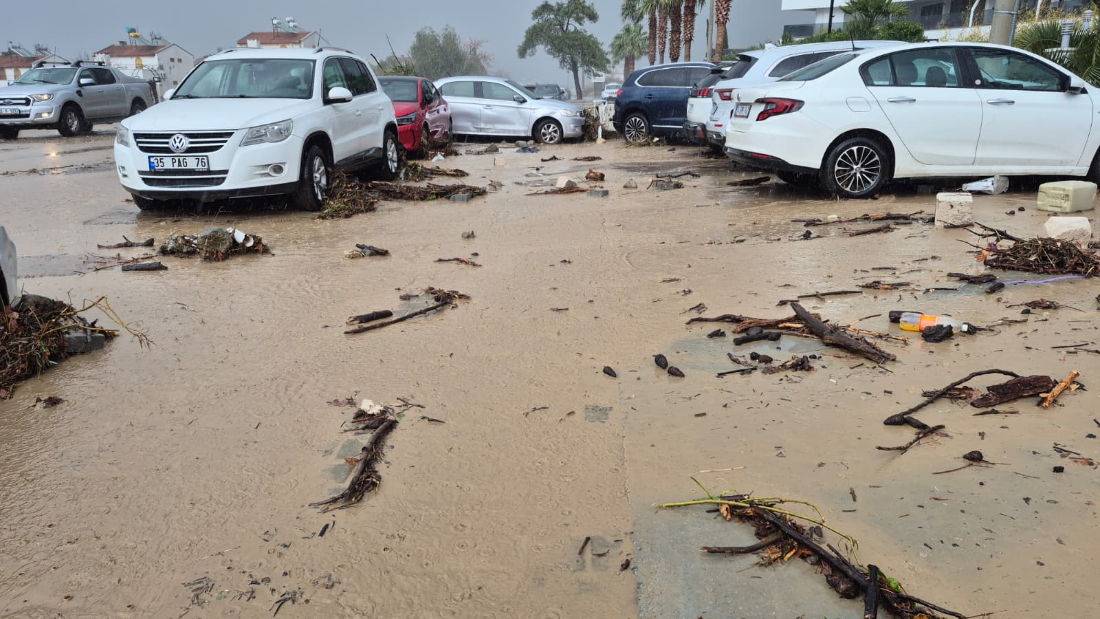 Başkan Ömer Günel Sahaya İndi̇ (11)