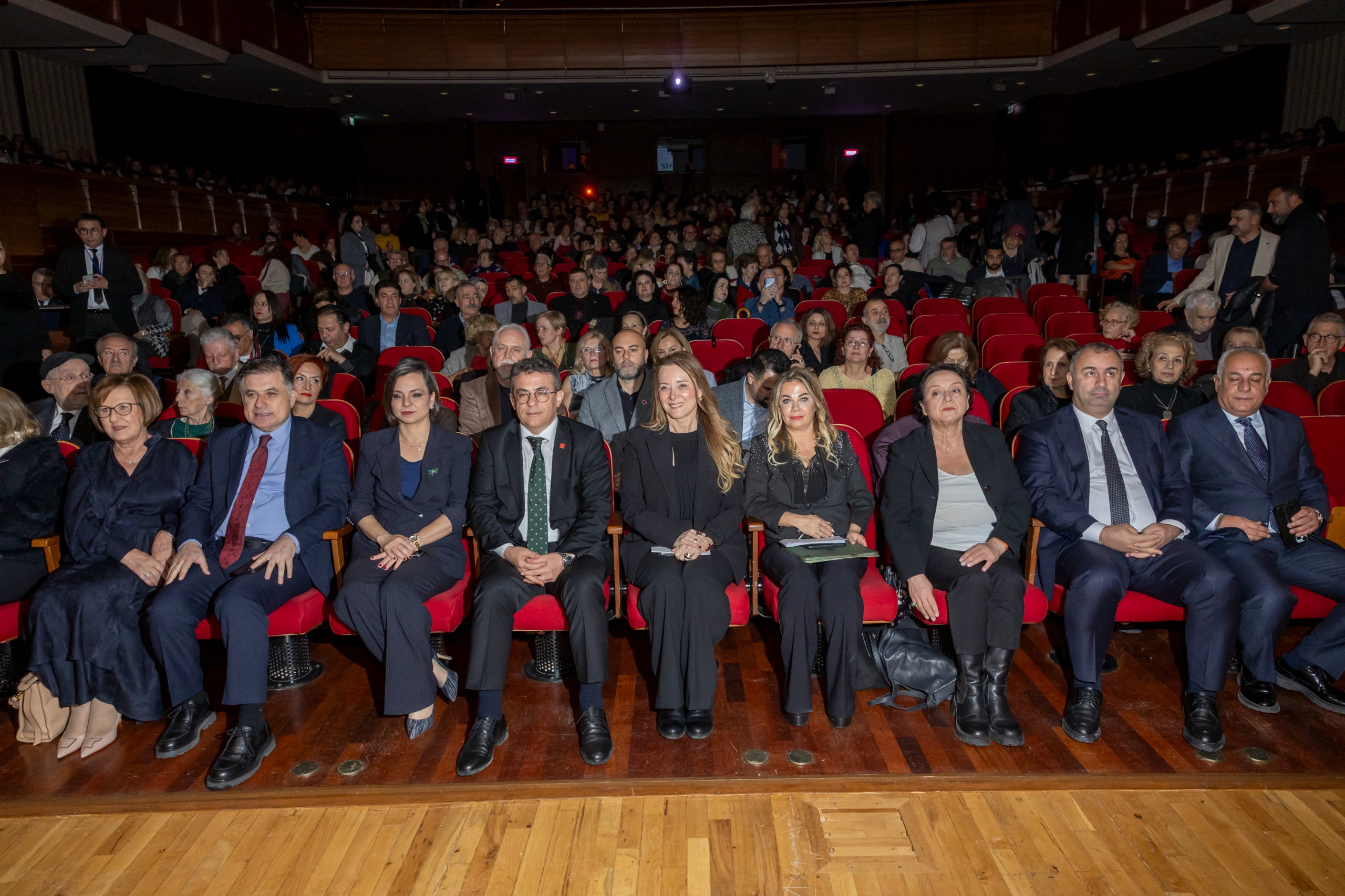 Eflatun Nuri’de Barış Ve Özgürlük Vurgusu (10)