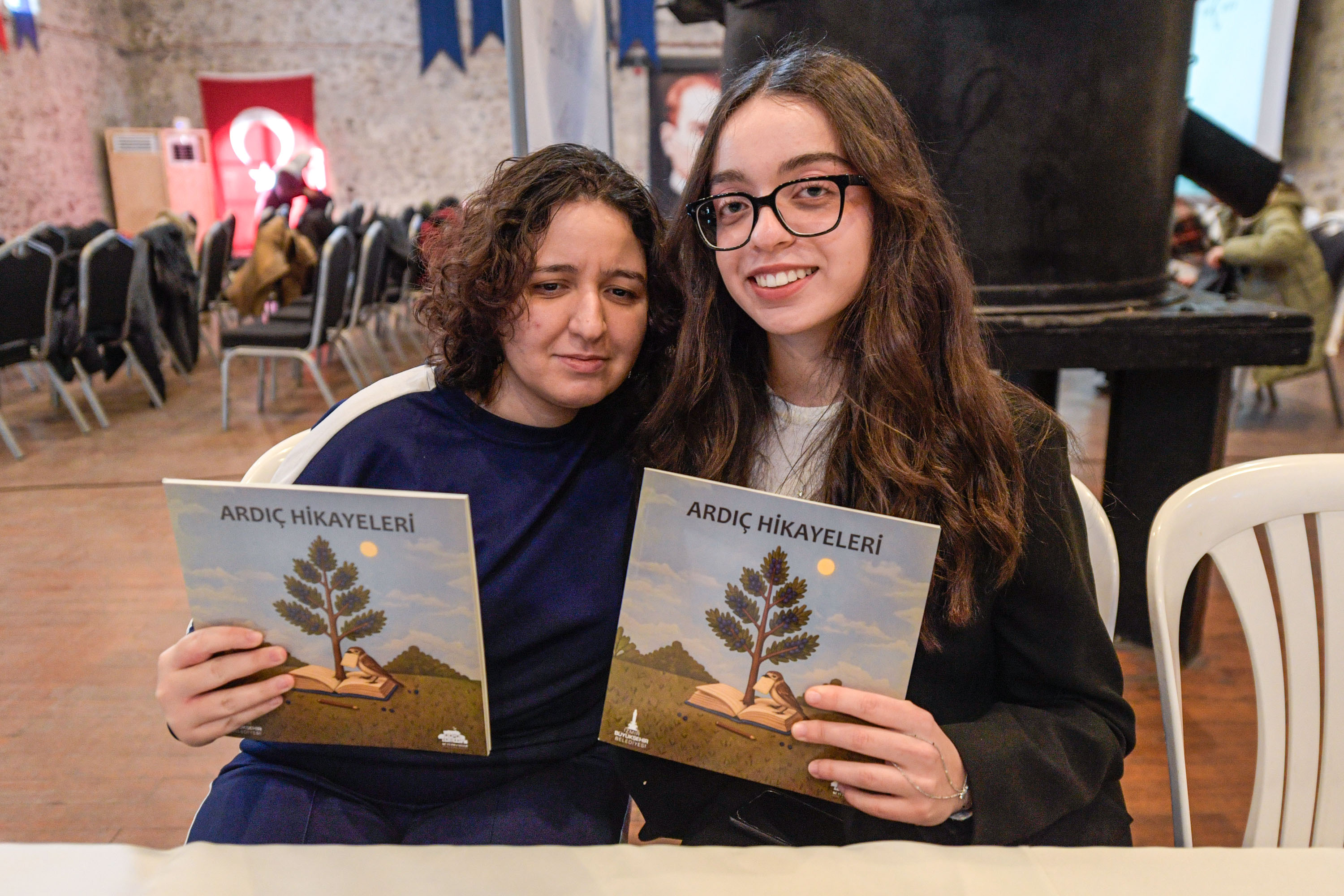 Selin Çakmak Ve Rozalin Turan