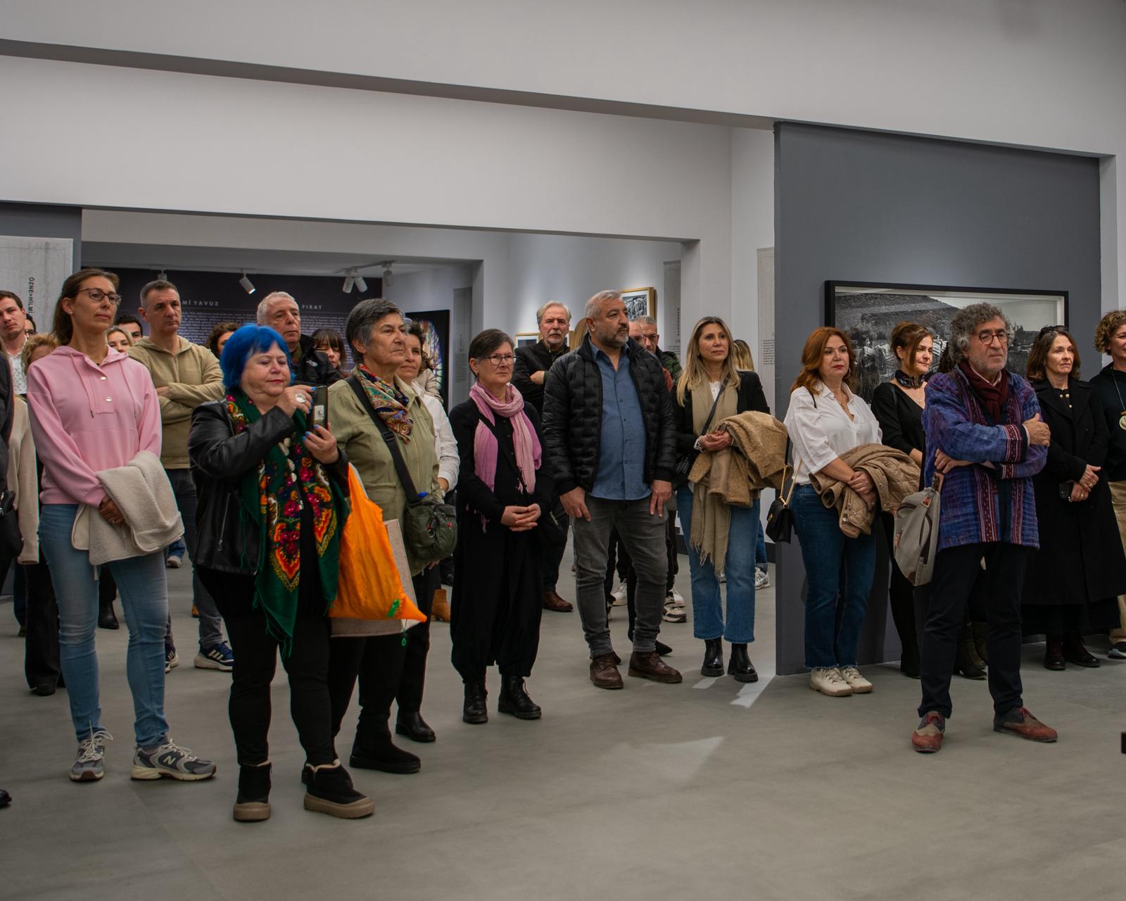 Ada Modern Sergi 5-1