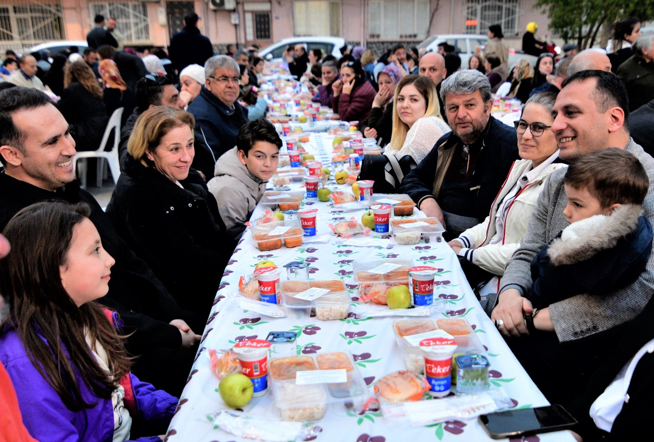 Bornovada Iftar Dayanismasi (3)
