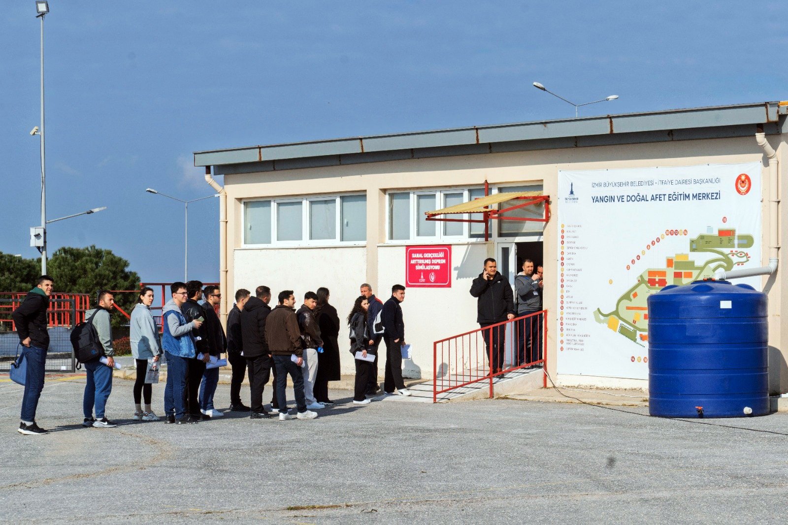 İzmir İtfaiyesi 100 Yeni Personel Alacak: Başvurular Başladı