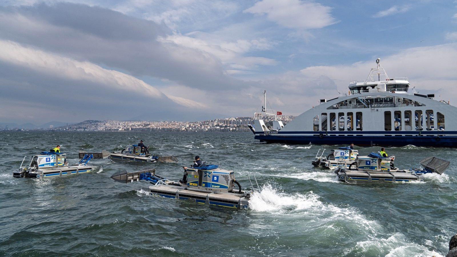 Körfez'in Temizliği İçin Takviye Güç: Beş Amfibi Araç