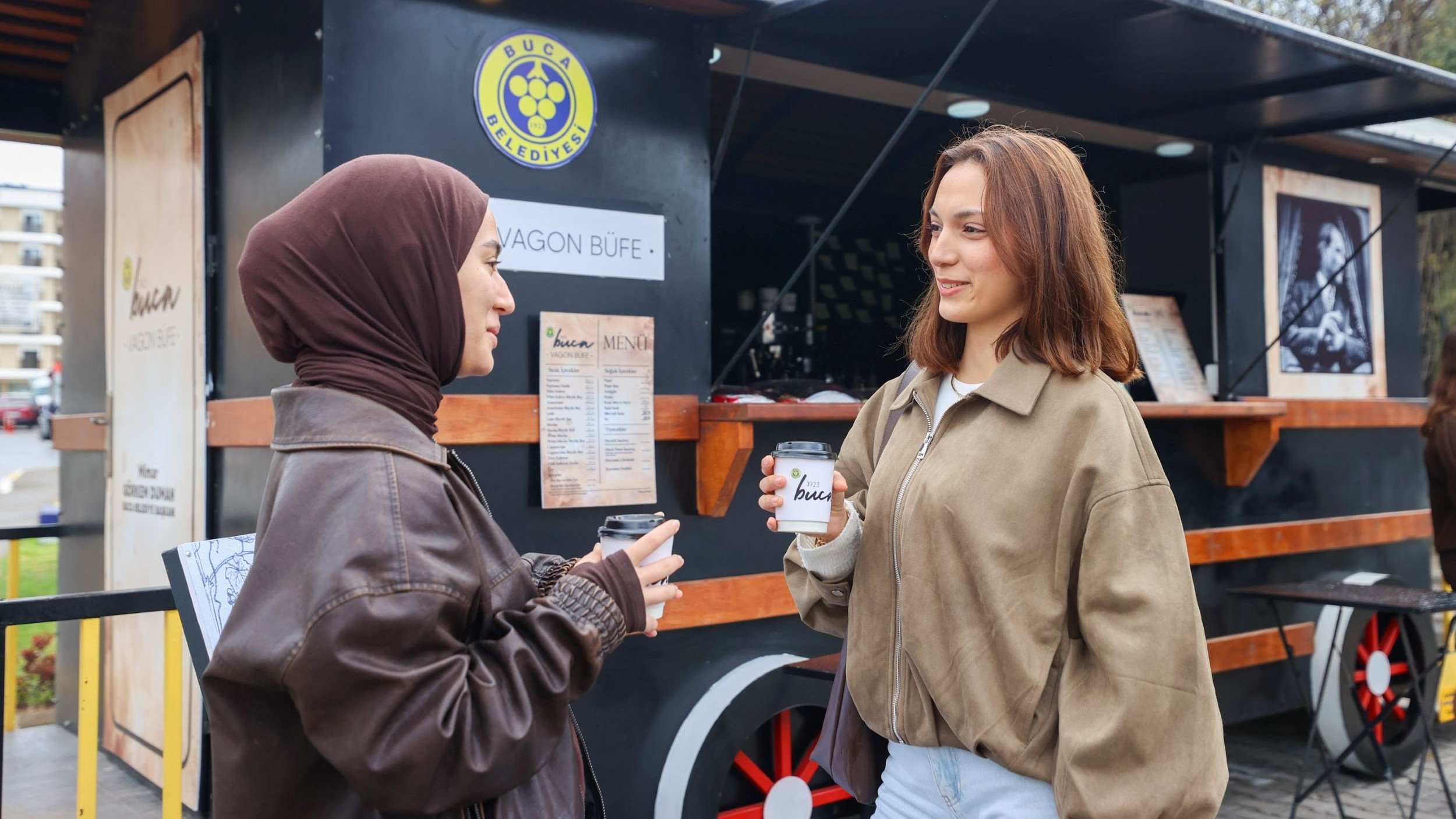 Buca'da Vagon ve Ray Büfe Hizmete Girdi