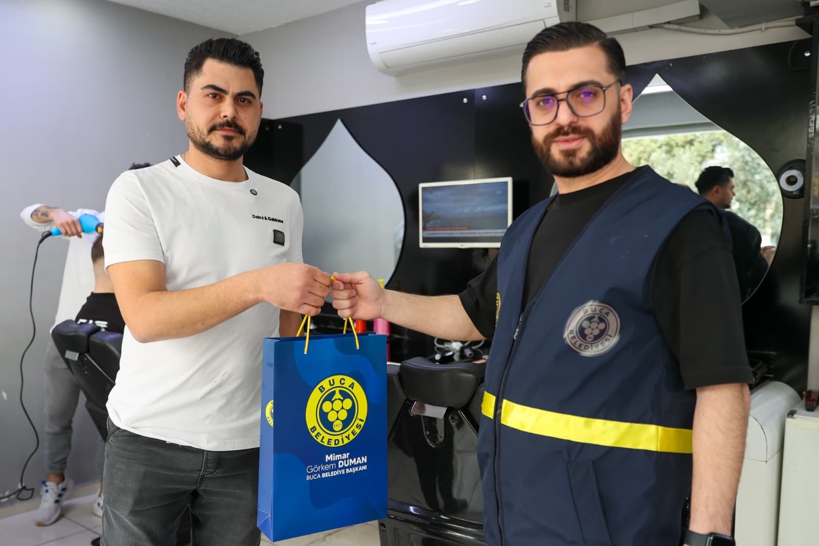 Buca Belediyesi Berberleri Unutmadı 02