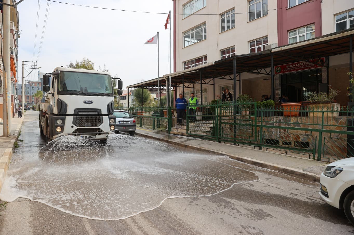 Buca Cami Cemevi Temizlik (7)