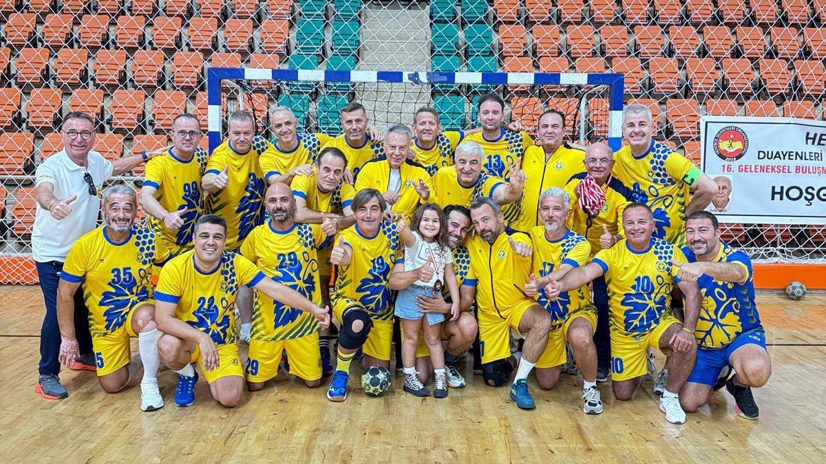 Buca Belediyesi Veteran Hentbol Takımı Avrupa Yolcusu