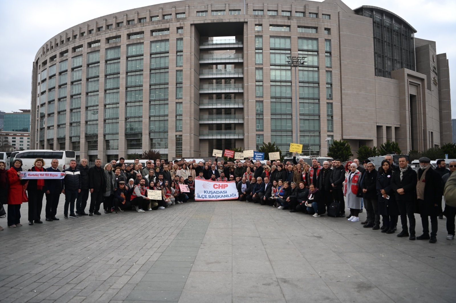 Çağlayan Adliyesi Önü 1