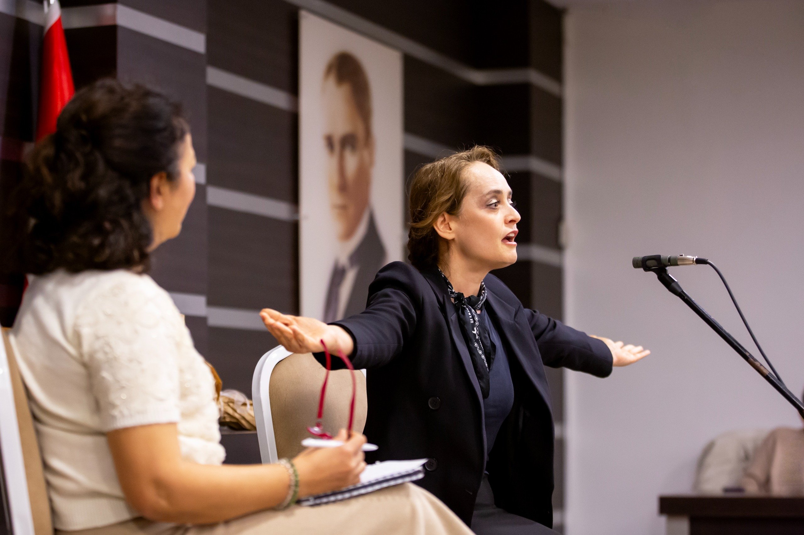 Dünya Ti̇yatrolar Günü’nde, Afi̇fe Jale’ni̇n İlham Veren Mücadelesi̇ Narlidere’de Anlatildi (1)