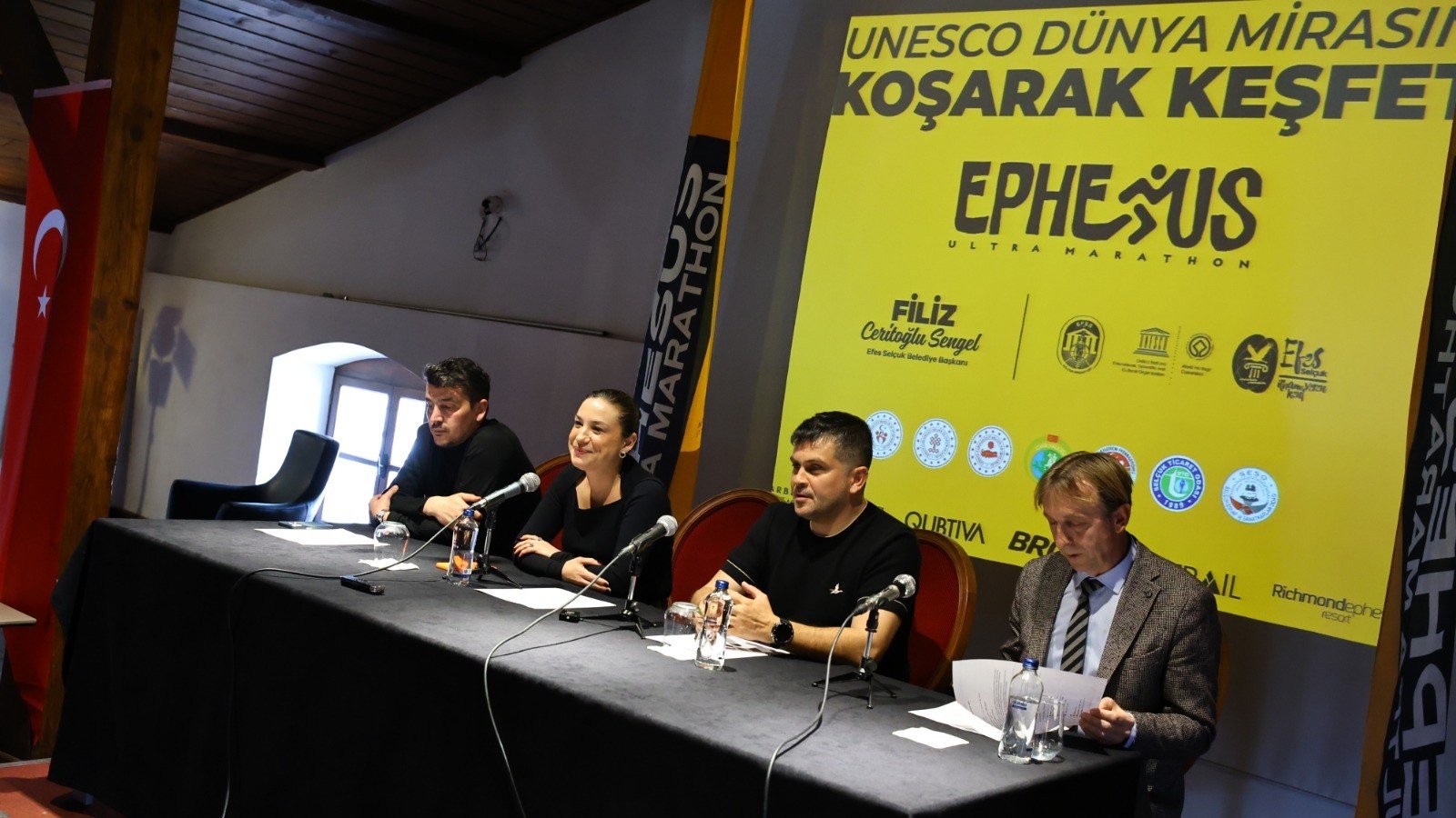 26 Ülkeden Koşucular Efes Selçuk'ta Dünya Mirasını Keşfedecek