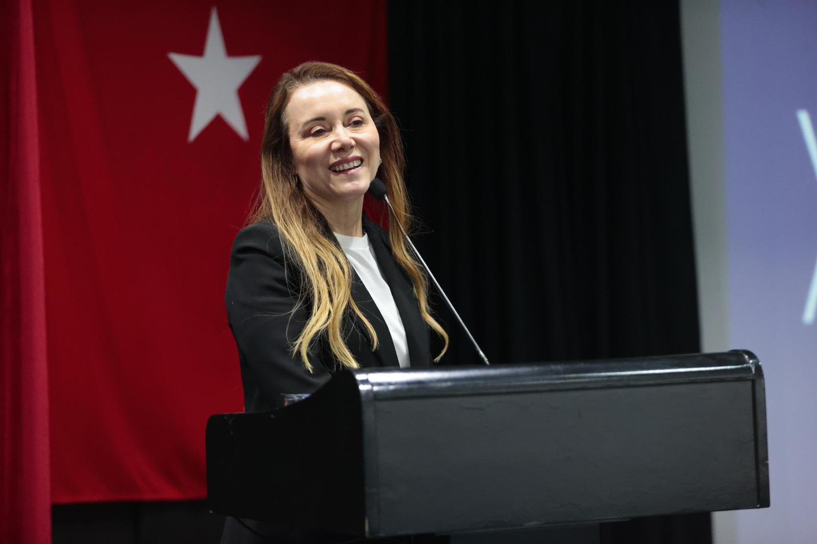 Gençler ‘Hibrit Kariyer Zirvesi’ Için Konak’ta Bir Araya Geldi (1)