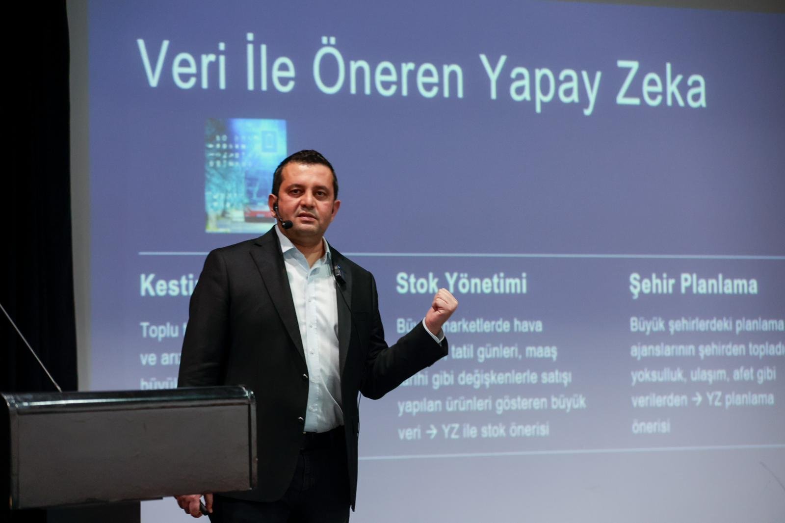 Gençler ‘Hibrit Kariyer Zirvesi’ Için Konak’ta Bir Araya Geldi (11)