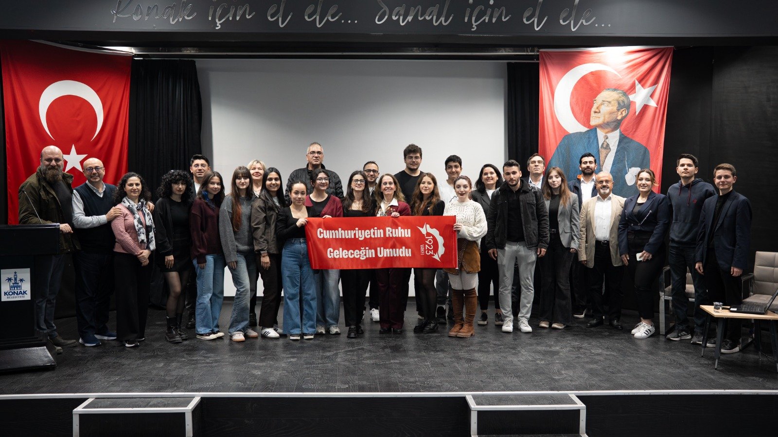 Gençler ‘Hibrit Kariyer Zirvesi’ Için Konak’ta Bir Araya Geldi (3)