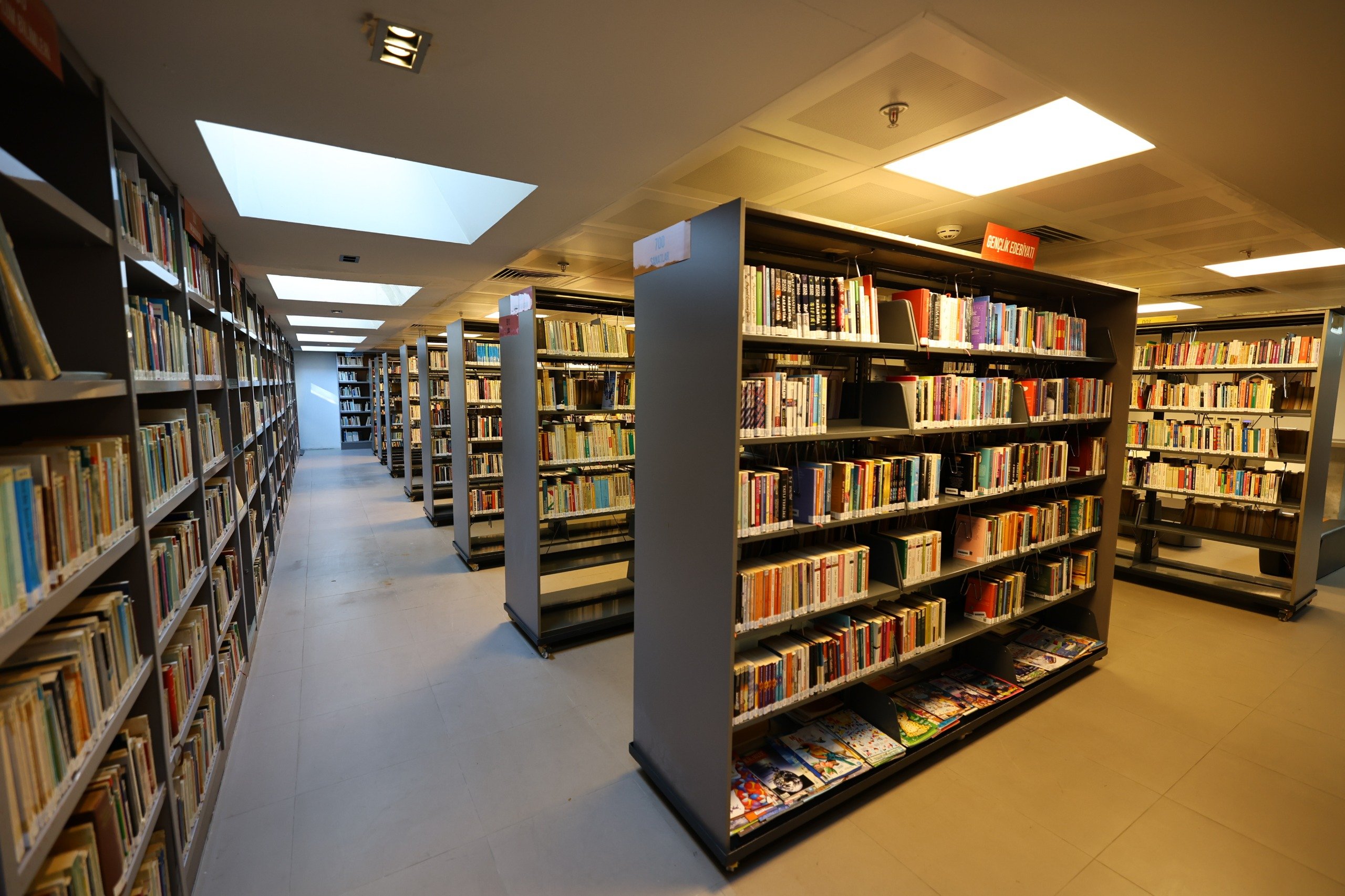 İsmai̇l Aka Kütüphanesi̇ (1)