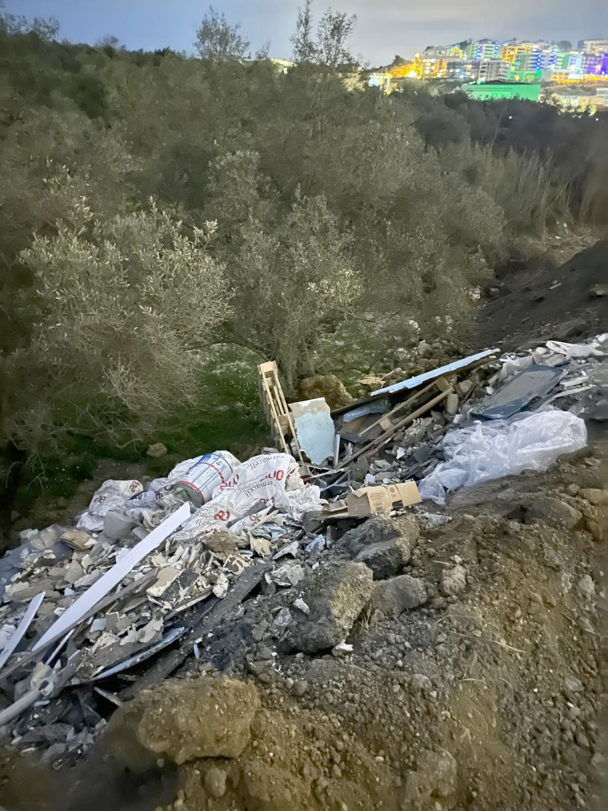 Kacak Moloz Dökümü (1)