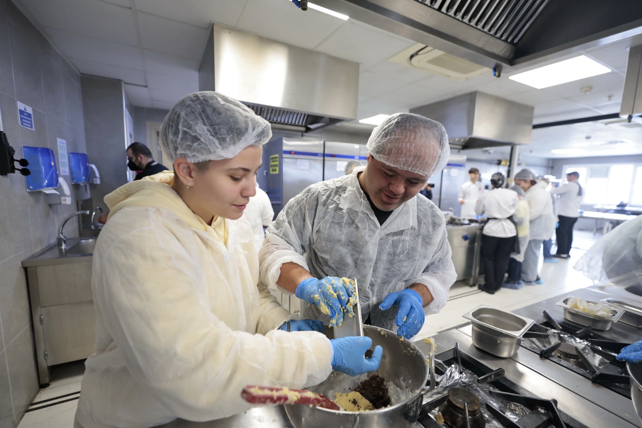 Konak’ın Temiz Kalpli Şeflerinden Down Sendromuna ‘Tatlı’ Farkındalık (3)