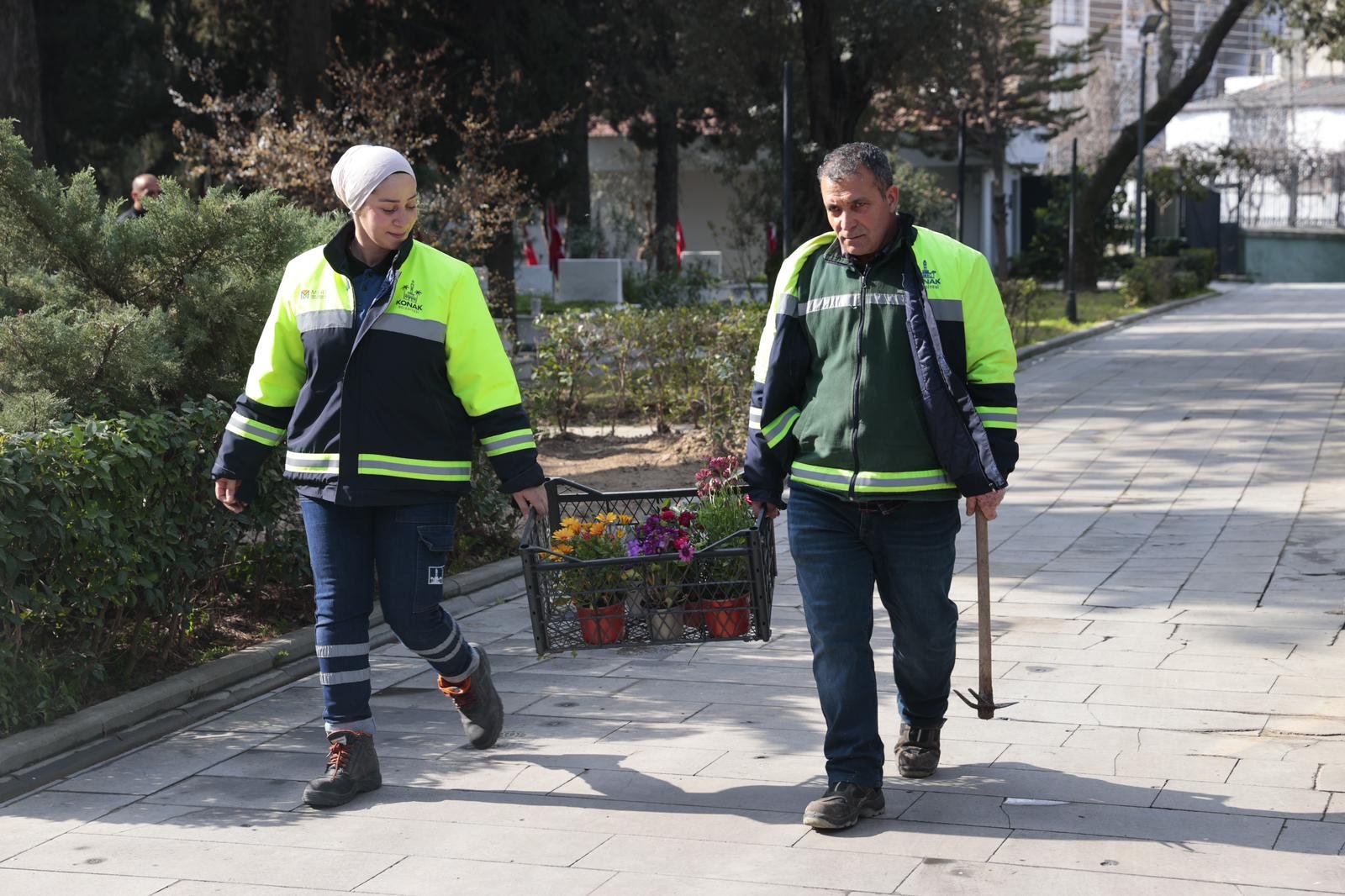 Konak’tan Şehitlere Vefa Bayram Öncesi Temizlik Ve Bakım Seferberliği (5)