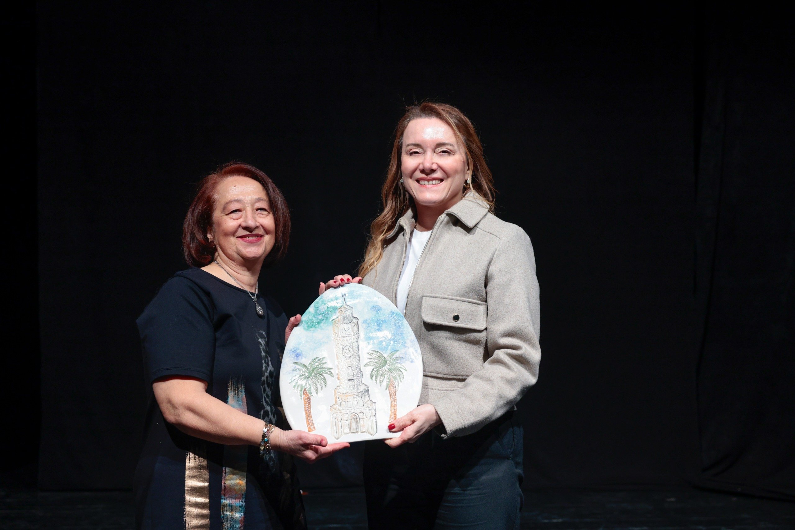 Konak’tan Yaşlılara Saygı Haftası’nda Gençlere Taş Çıkaran Performans (1)