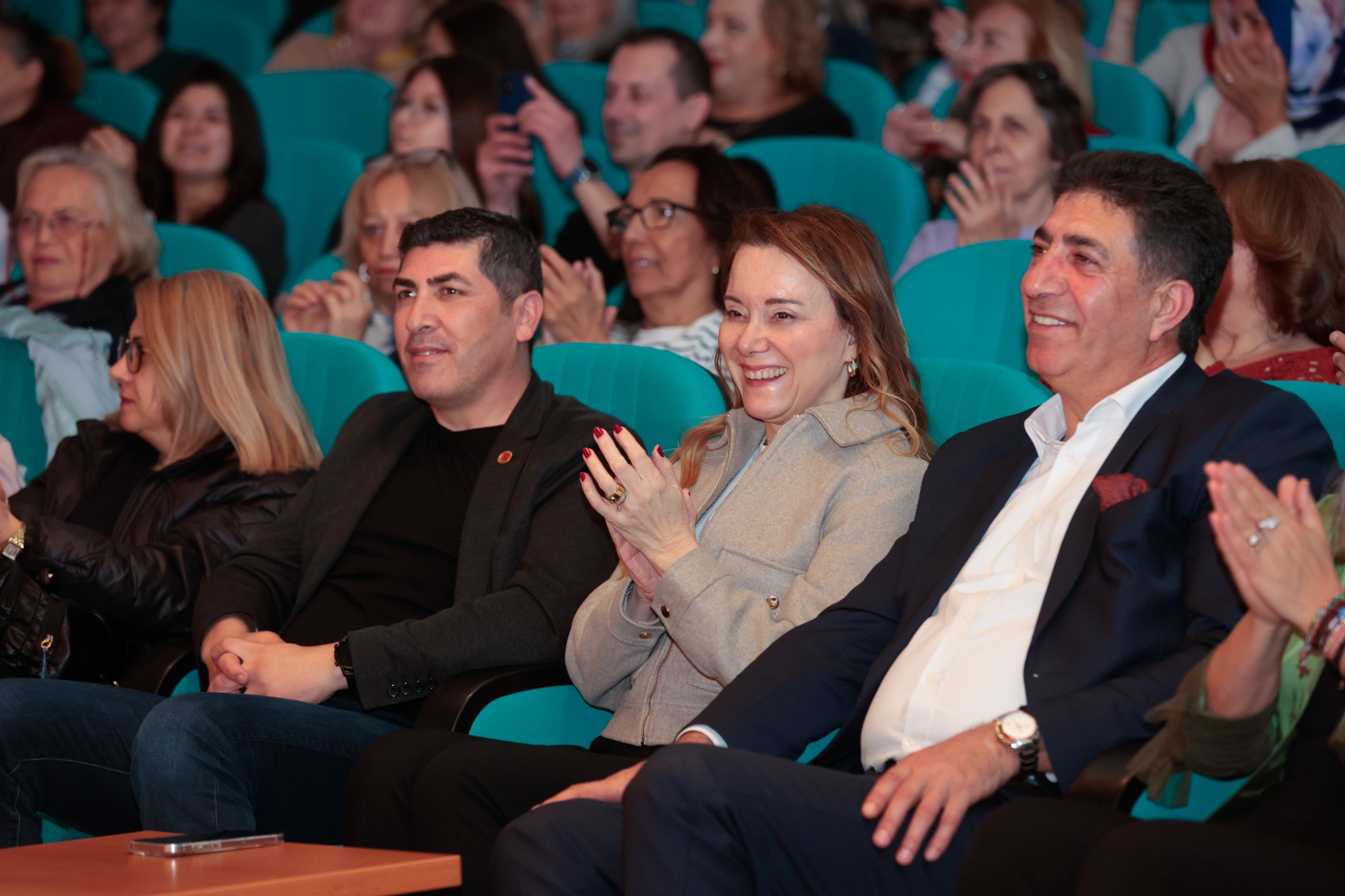 Konak’tan Yaşlılara Saygı Haftası’nda Gençlere Taş Çıkaran Performans (2)