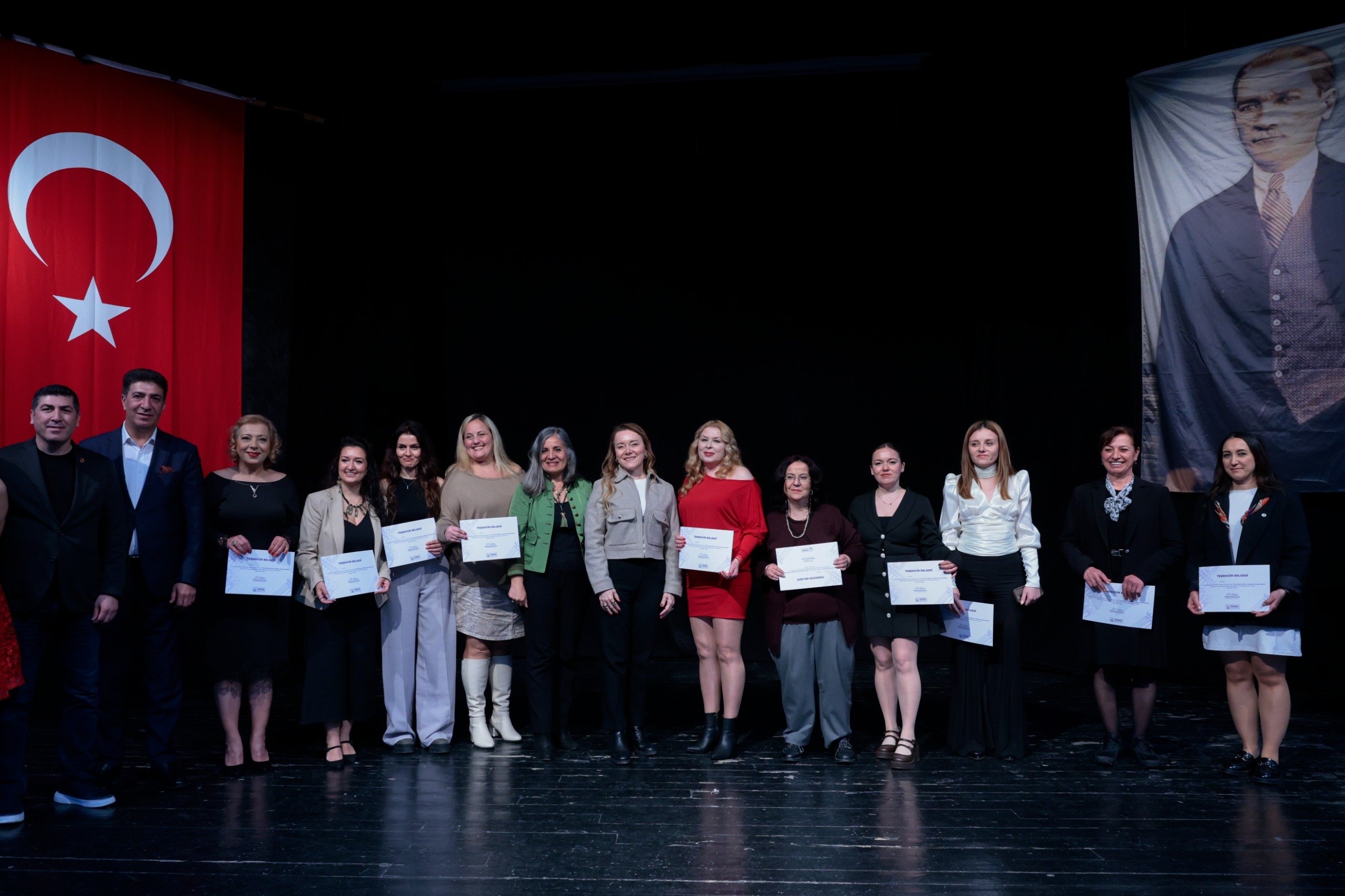 Konak’tan Yaşlılara Saygı Haftası’nda Gençlere Taş Çıkaran Performans (7)