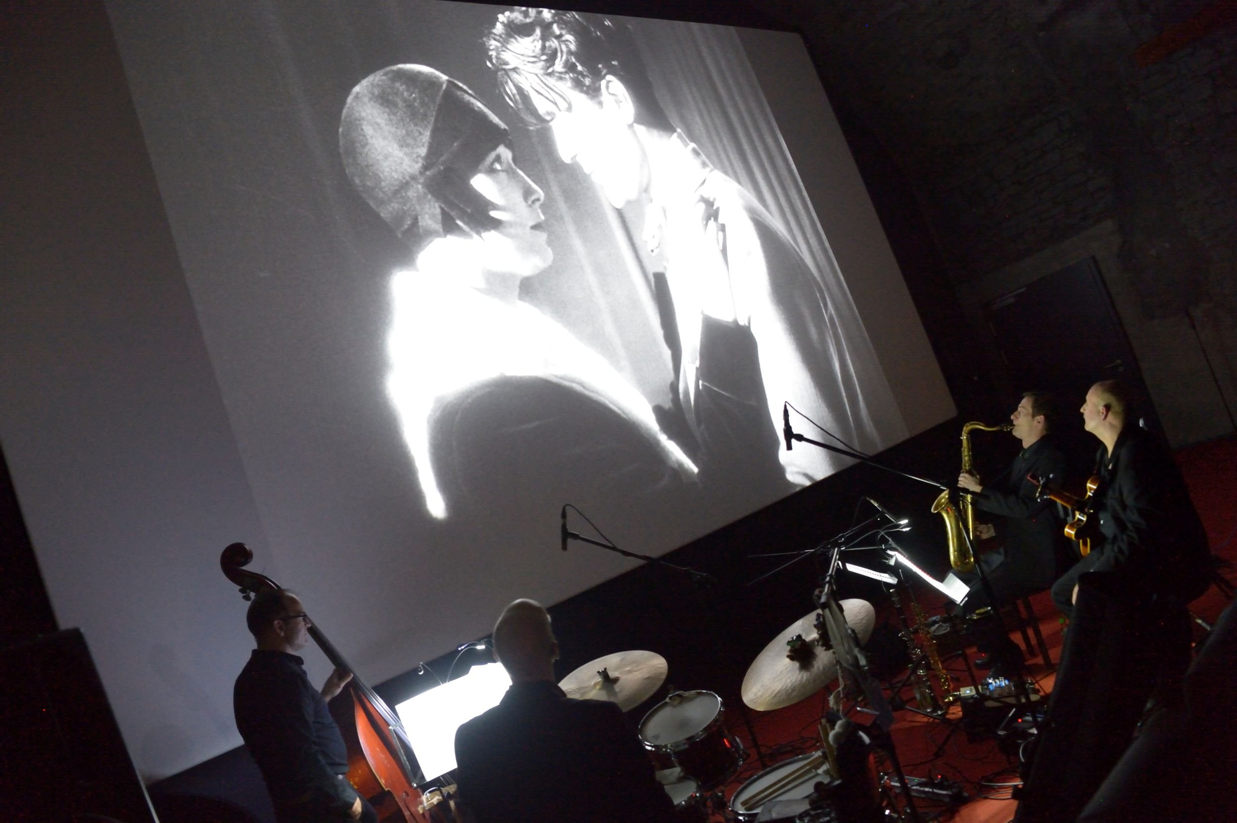 Geçmişin Görüntüleri Günümüzün Sesi: Küspert & Kollegen