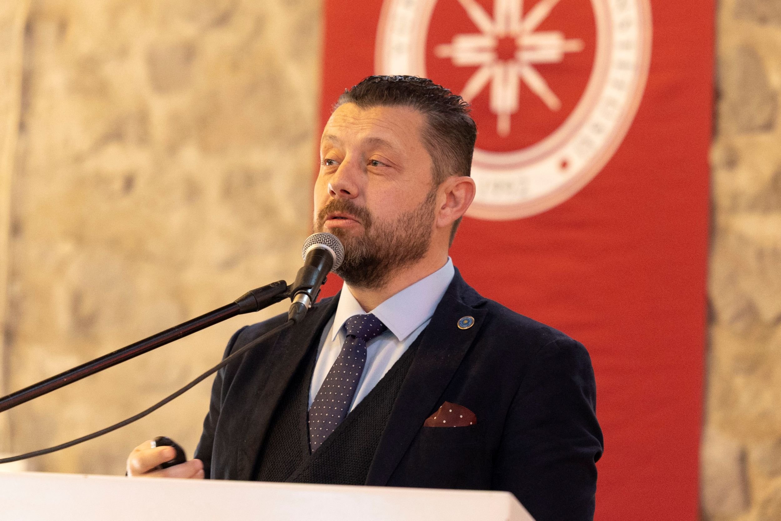 Prof.dr Tolga Esetli̇li̇