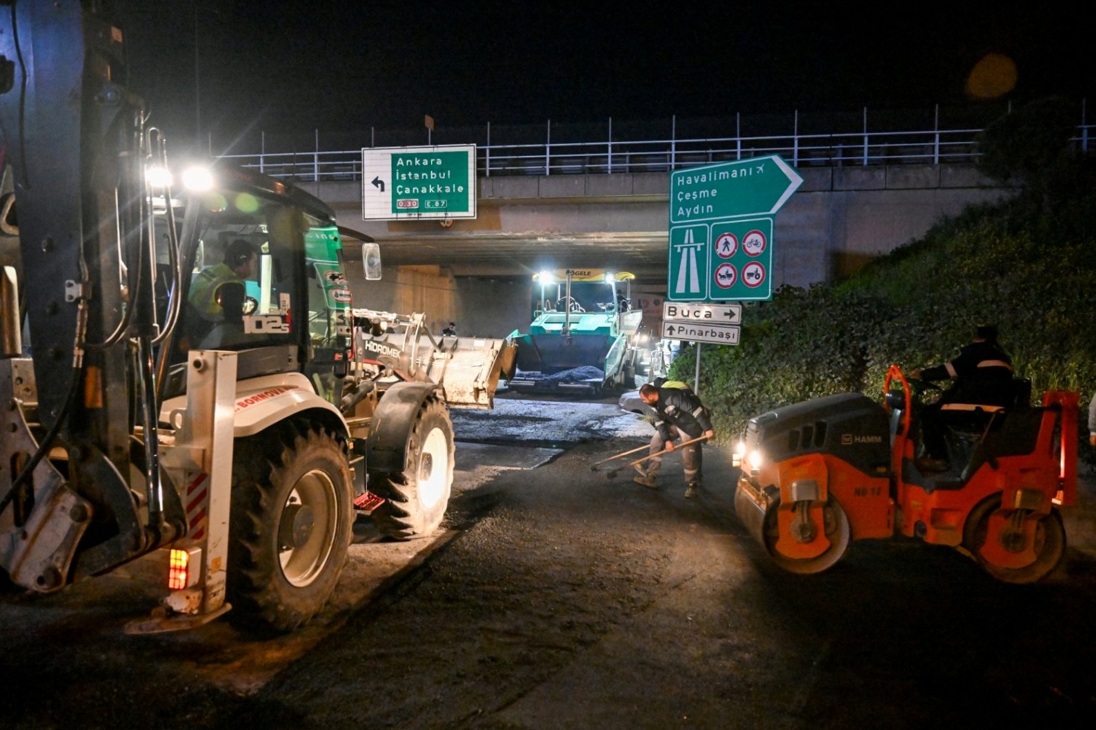 Bornova'da Yağmur Bitti, Asfalt Serimi Başladı