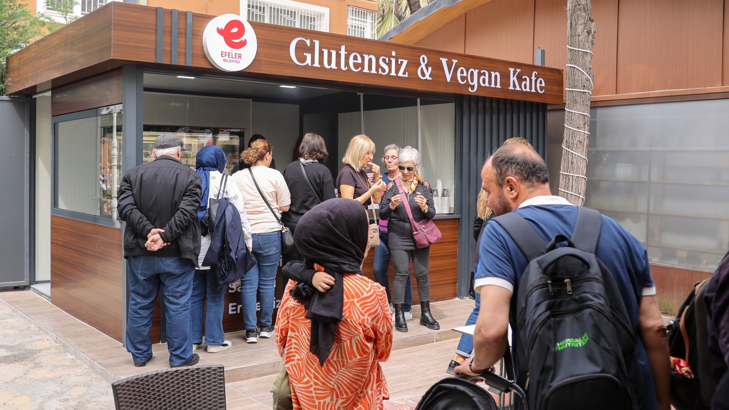 Menderes Park'ta Vegan Kafe Dönemi Yoğun İlgiyle Başladı