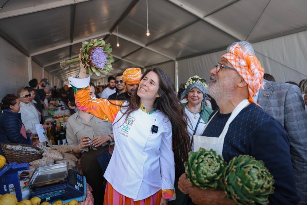 15. Uluslararası Alaçatı Ot Festivali Yüz Binlerce Kişiyi Ağırladıphoto 2026 04 27 10 11 33