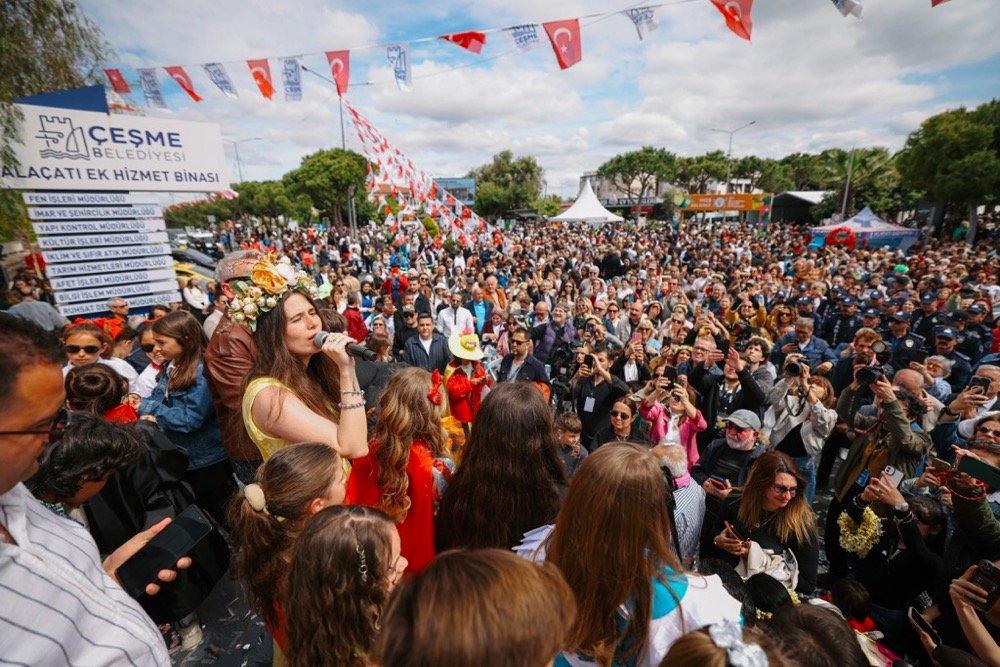 15. Uluslararası Alaçatı Ot Festivali’nin Görkemli Korteji Ve 23 Nisan Gururu Bir Arada Photo 2026 04 23 16 33 23 12