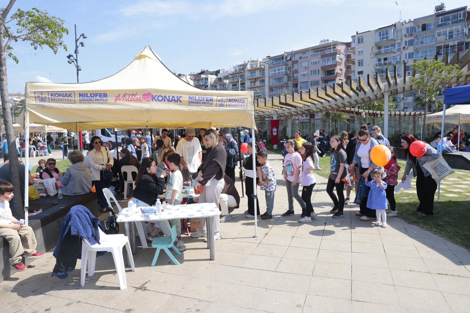23 Nisan Coşkusu Konak’tan Yayıldı Çocuk Şenliği’ne Yoğun Ilgi (7)