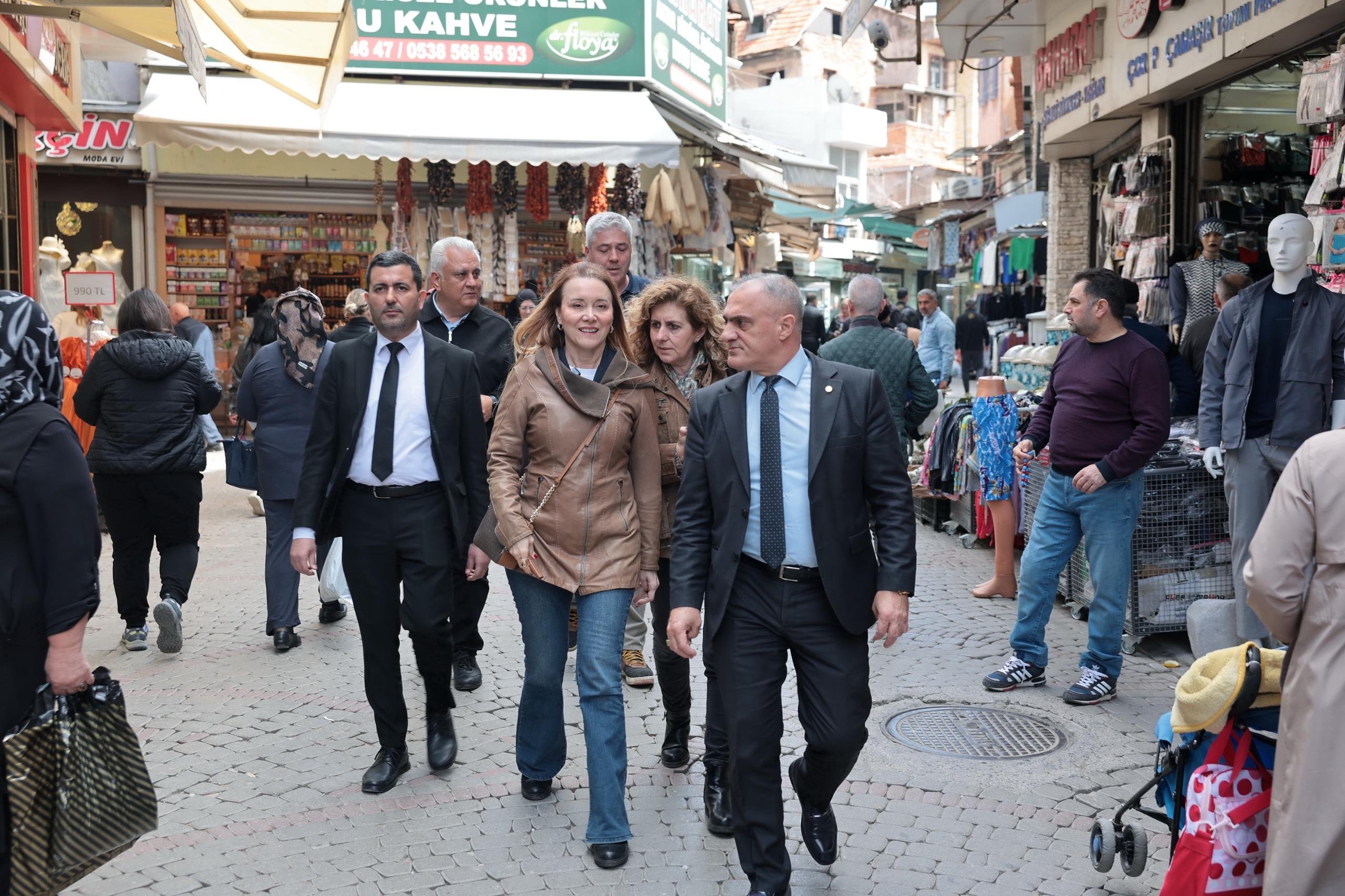 Başkan Mutlu’dan Kemeraltı Mesaisi Esnaftan Ruhsat Indirimine Teşekkür (8)
