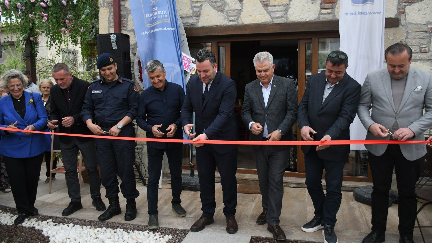 Kuşadası Caferli Mahallesi Yeni Muhtarlık Binasına Kavuştu