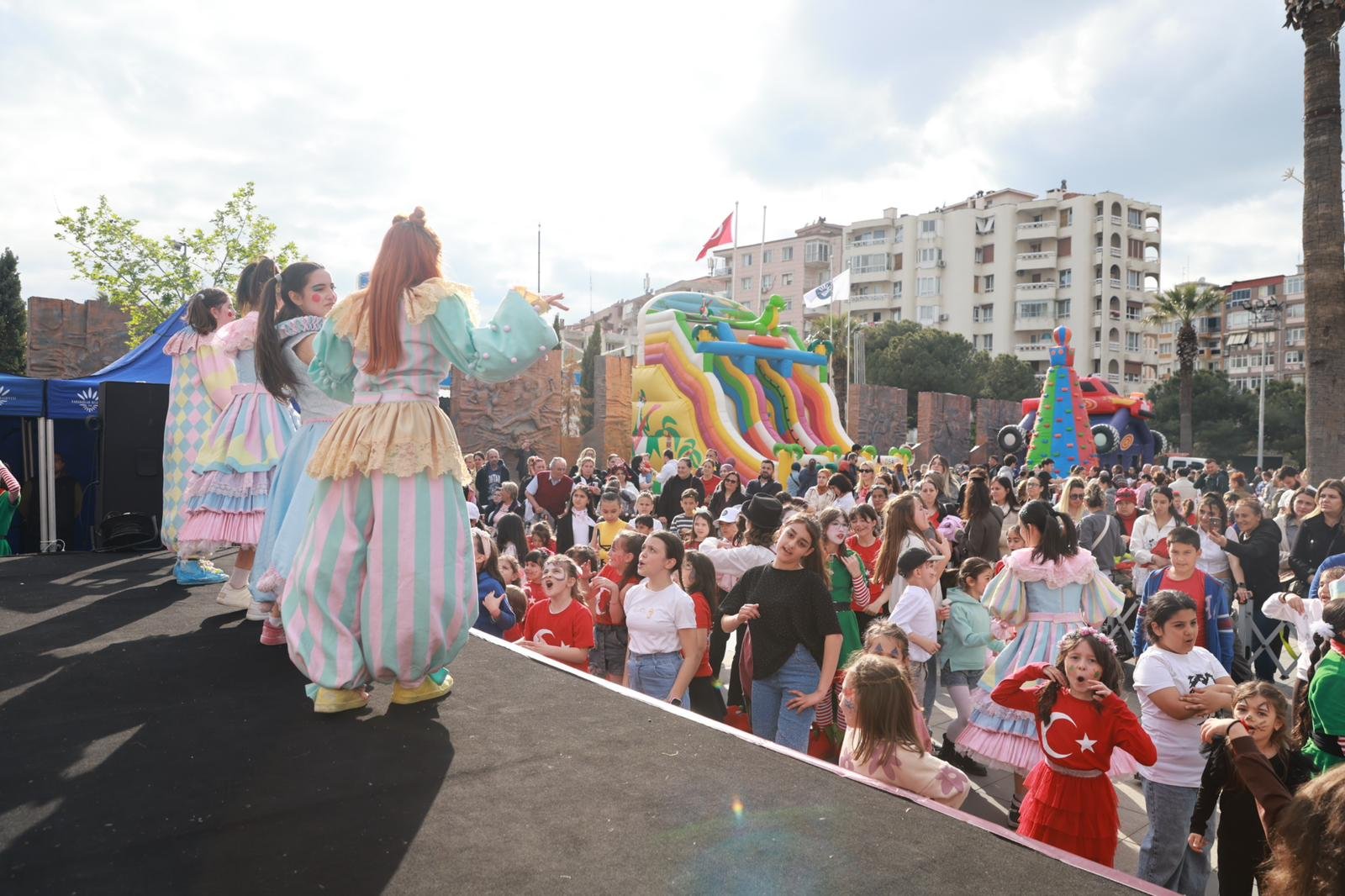 Karabağlar Belediyesi 23 Nisan Şenliği (11)