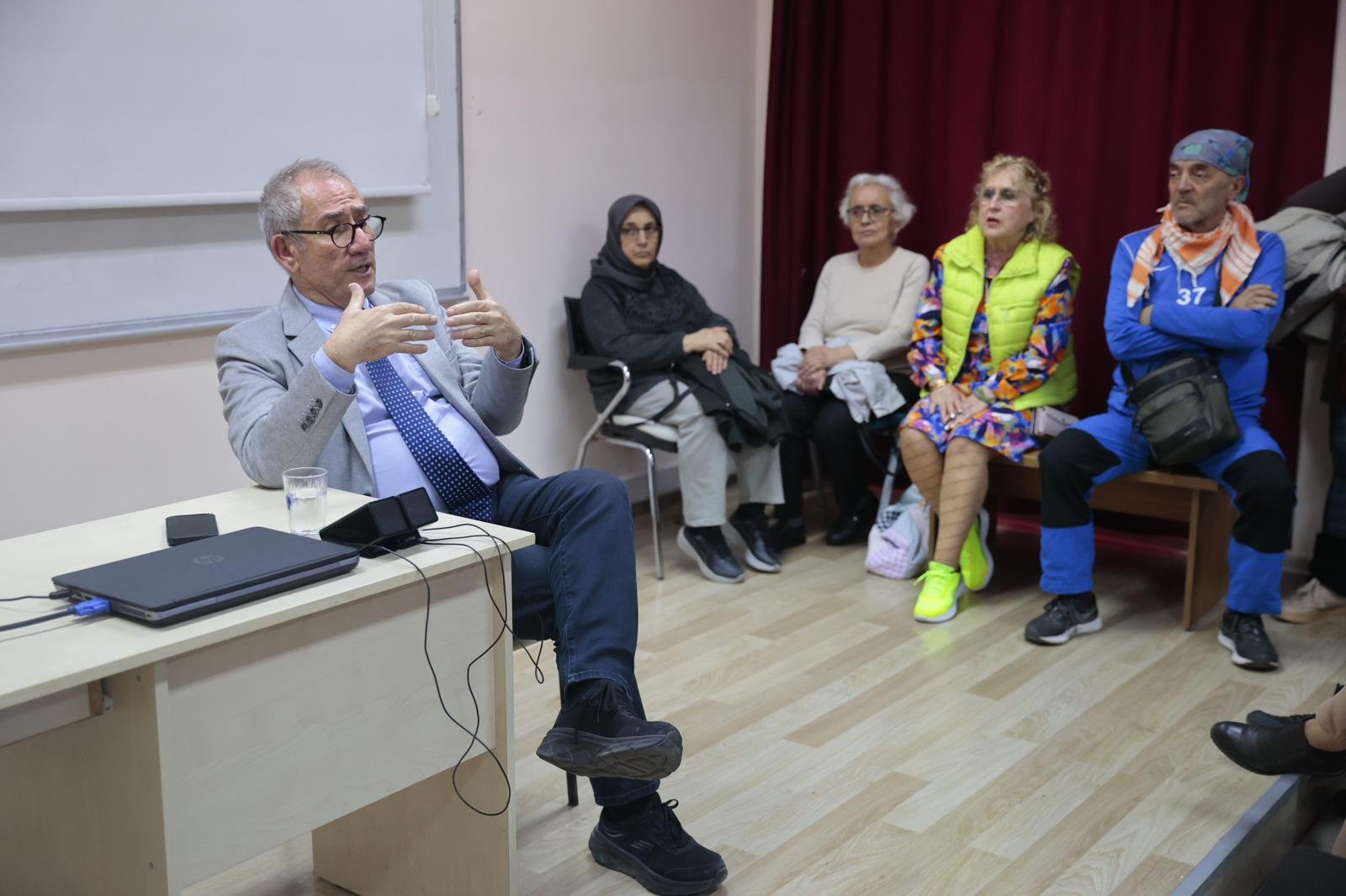 Konak’ın İleri Yaş Merkezi’nde Hareketli Yaşam Semineri (2)