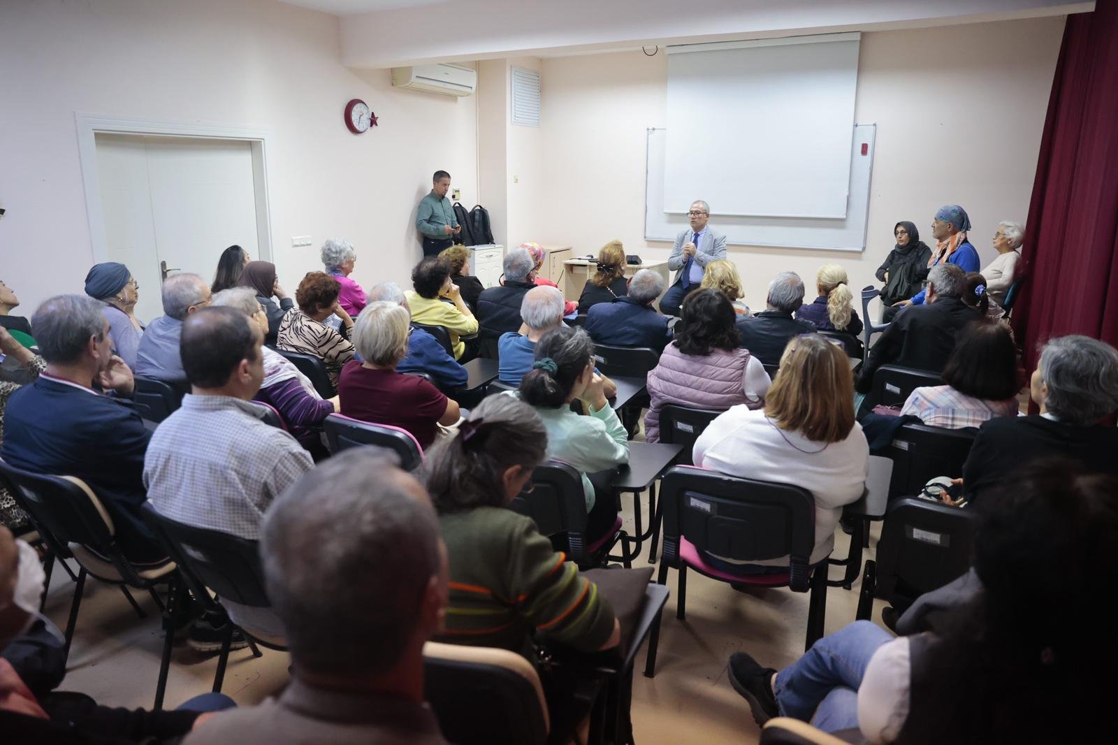 Konak’ın İleri Yaş Merkezi’nde Hareketli Yaşam Semineri (4)