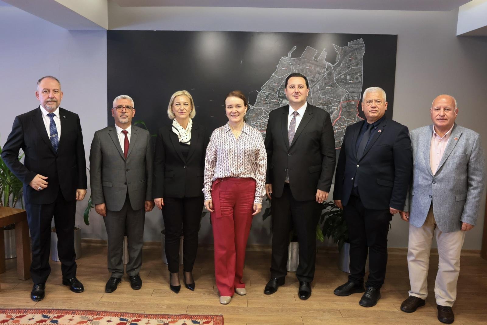 Konak’ta Makedonya Rüzgarı Esti Başkan Mutlu, Enes İbrahim Ve Heyetini Ağırladı (2)