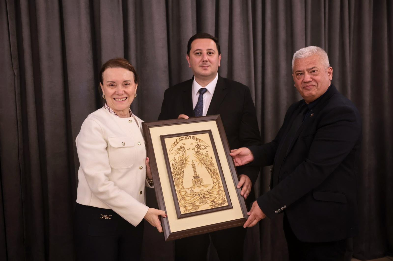 Konak’ta Makedonya Rüzgarı Esti Başkan Mutlu, Enes İbrahim Ve Heyetini Ağırladı (4)