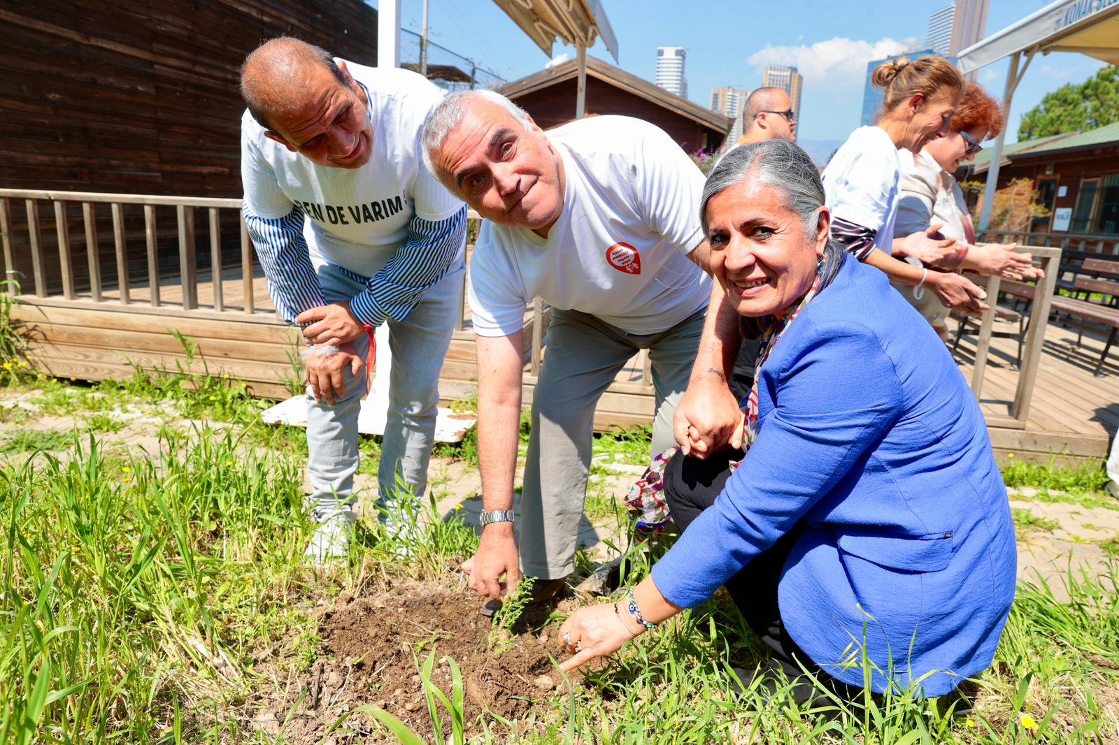 Konak’ta Otizm Farkındalık Günü’nde ‘Biz De Varız’ Dediler (3)
