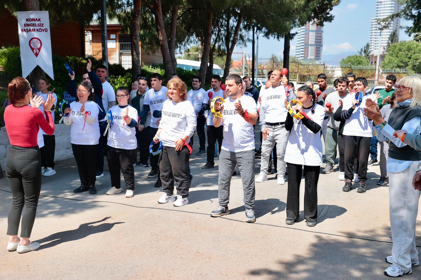 Konak’ta Otizm Farkındalık Günü’nde ‘Biz De Varız’ Dediler (5)