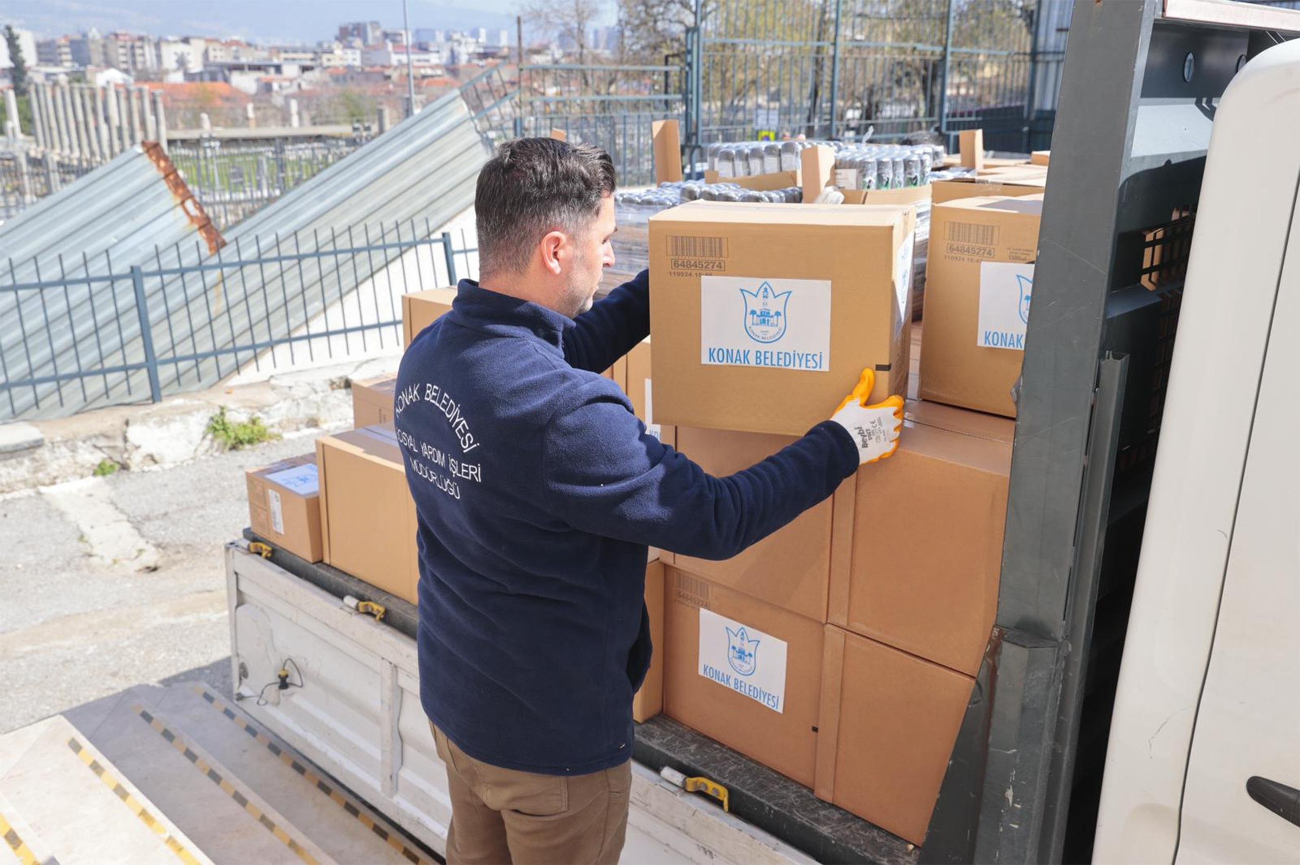 Konak’tan Okullara ‘Hijyenik’ Destek (1)