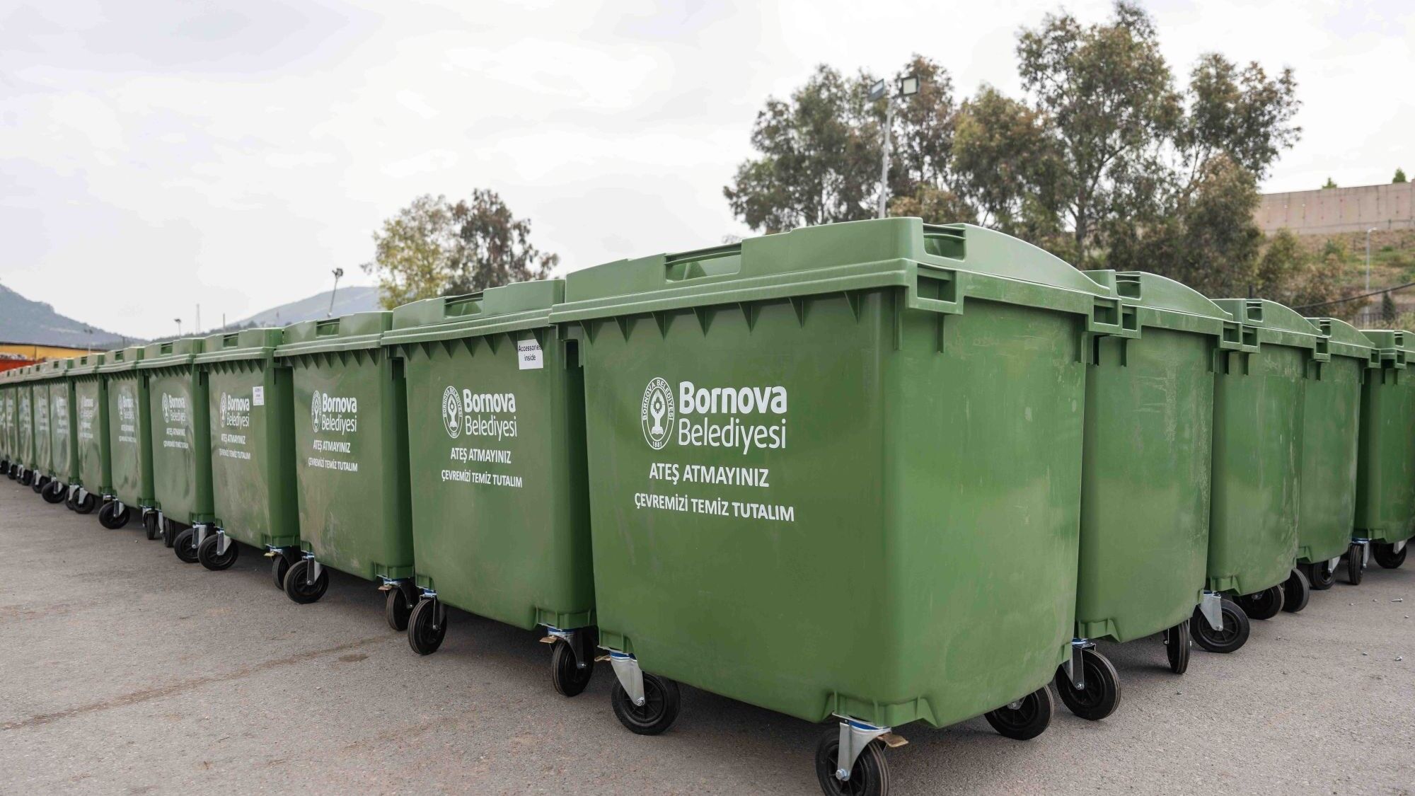 Bornova'ya 325 Yeni Çöp Konteyneri