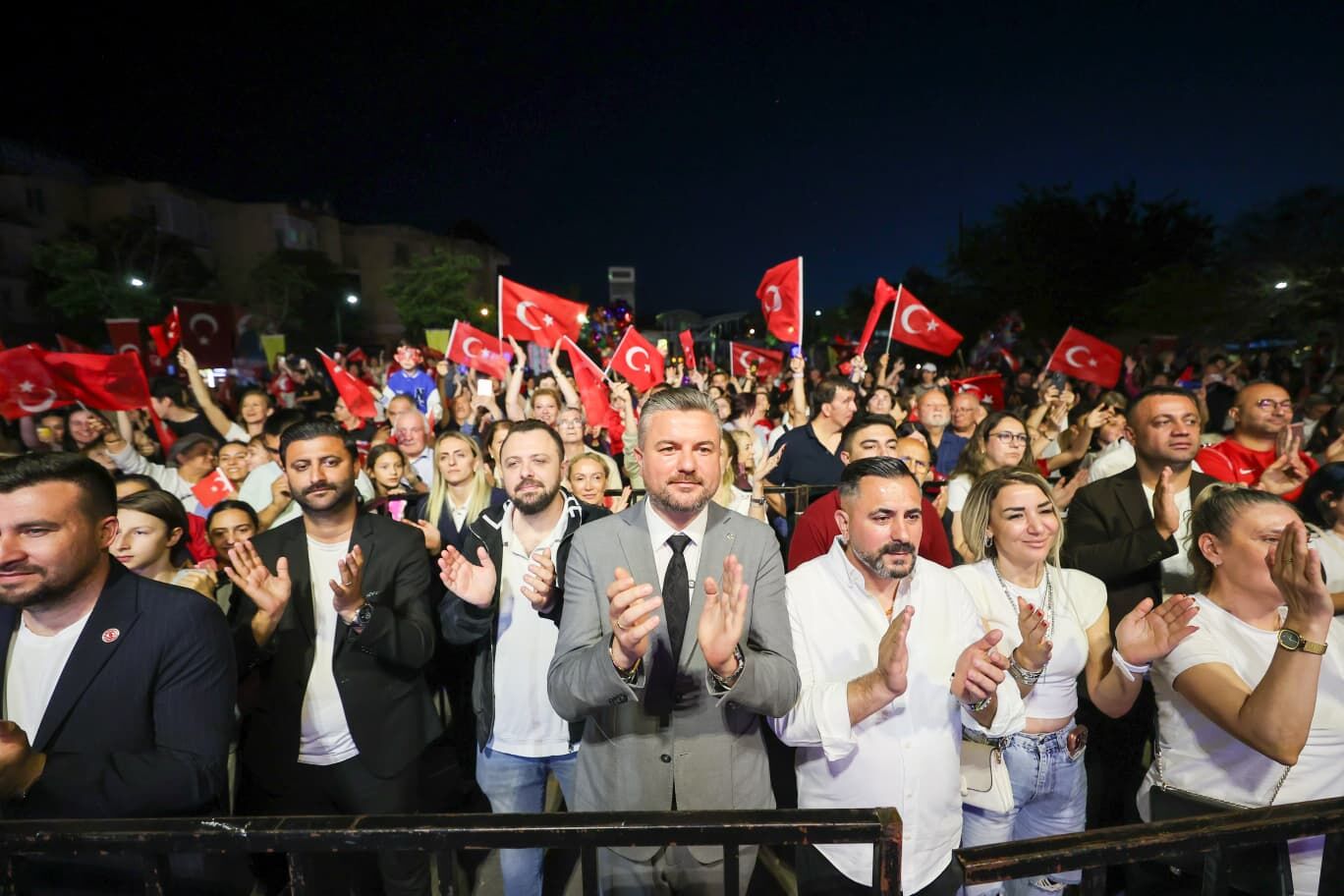 Buca 19Mayis Kortej Konser (7)