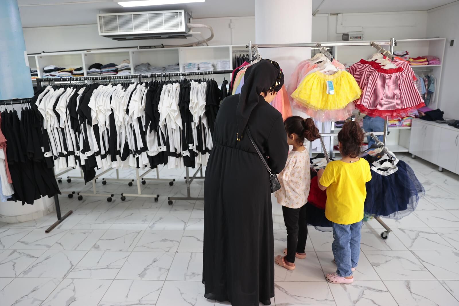 Konak Giysi Market’te Bayram Neşesi Yaşandı (1)