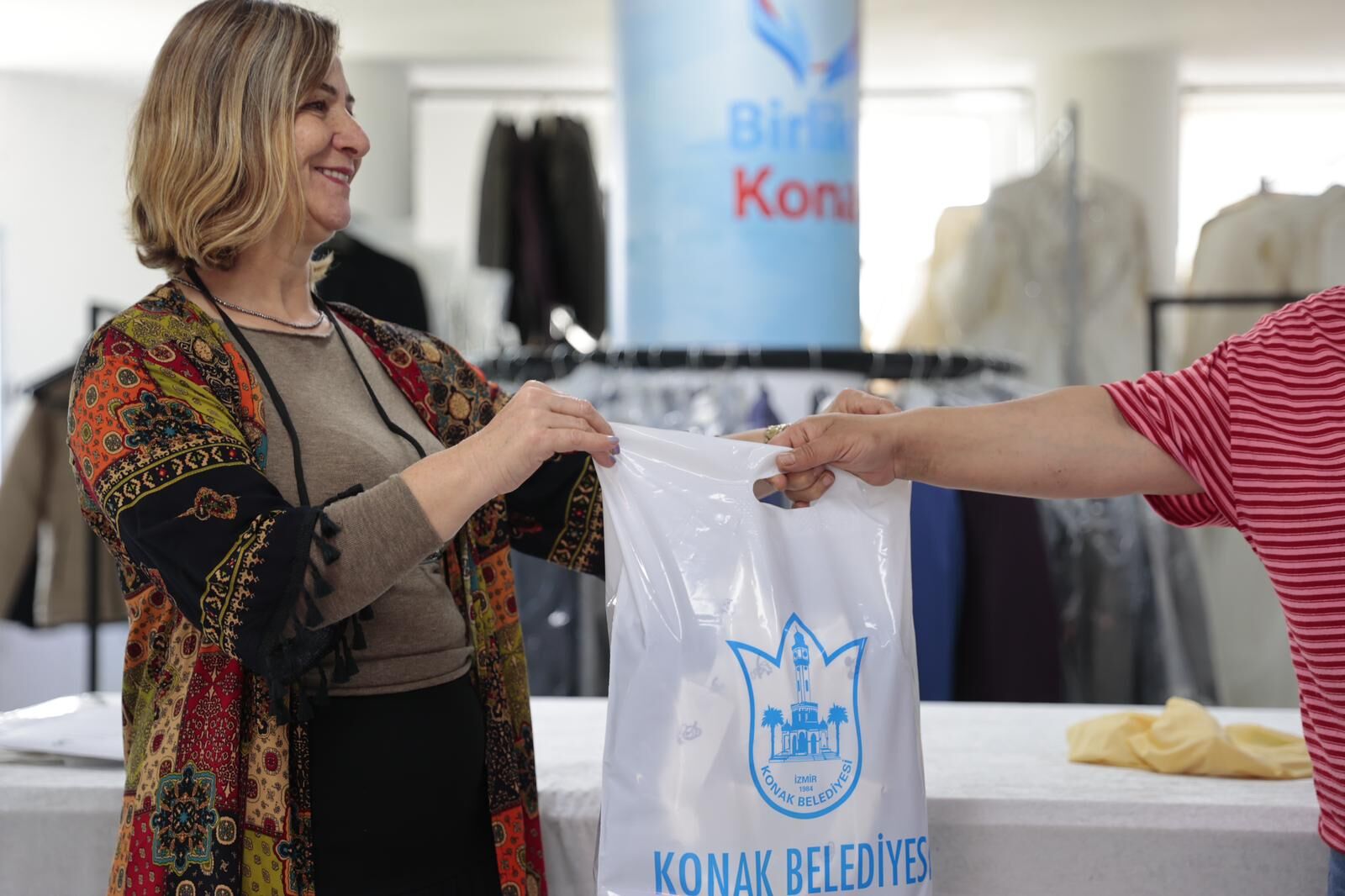 Konak Giysi Market’te Bayram Neşesi Yaşandı (6)