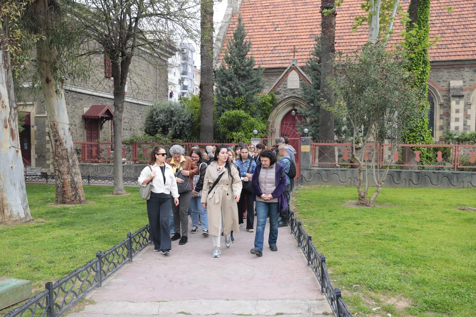 Konak Kültürel Miras Gezileri’yle Kenti Keşfettiler (11)