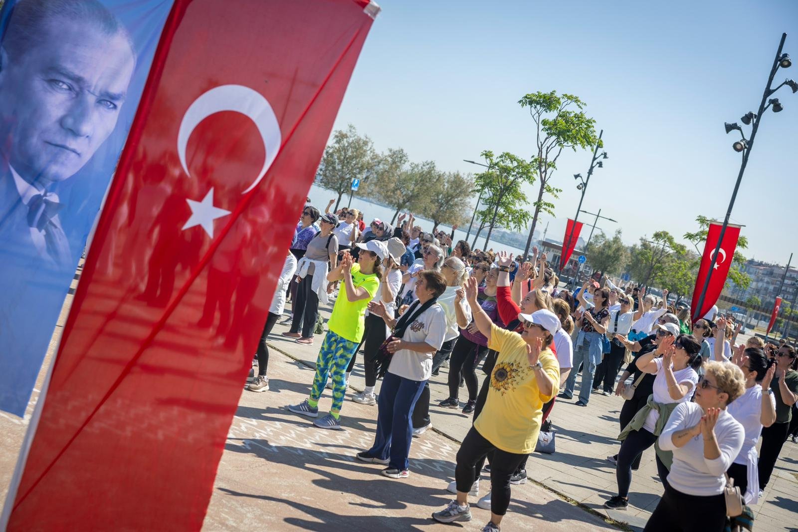 Konaklı Annelerden Anneler Günü Dansı (3)