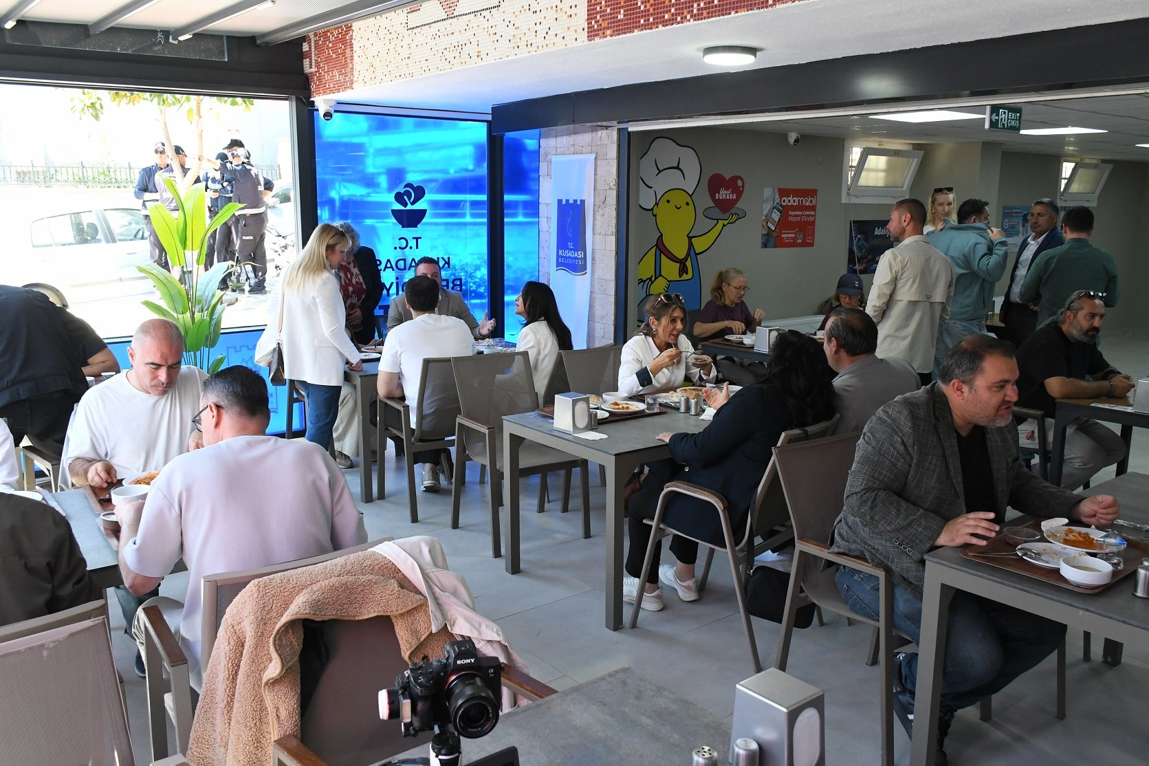 Kuşadasi Beledi̇yesi̇ Kent Lokantasi Kapilarini Tüm Vatandaşlara Açti (7)
