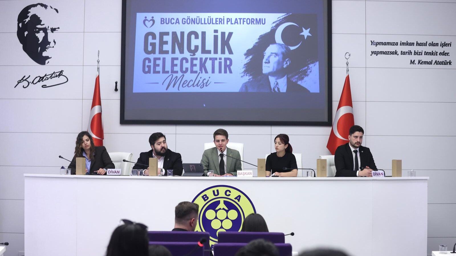 Gençler Buca'da Geleceği Konuştu